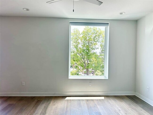 Foto del edificio - 1800 E 4th St