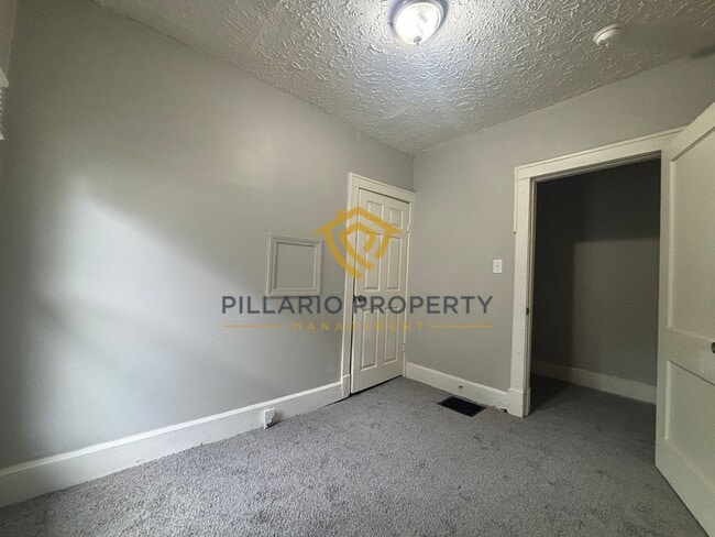 Foto del edificio - 1411-1413 N Pershing Ave