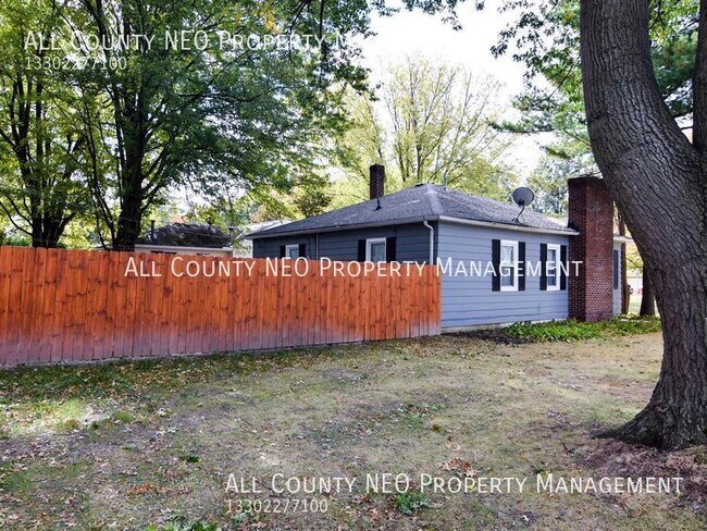 Building Photo - 2 bedroom available for rent!