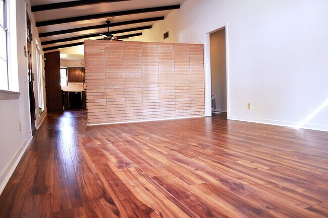 Foto del edificio - 5126 Beechnut St