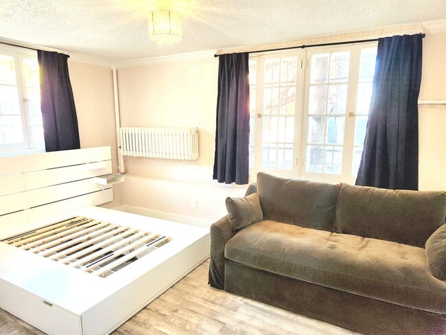 Photo - LOCATION LOCATION!!  Remodeled, partially ... Apartment