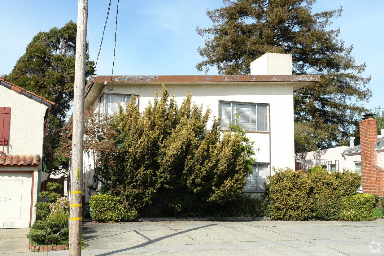 Foto del edificio - 1247 Brighton Ave