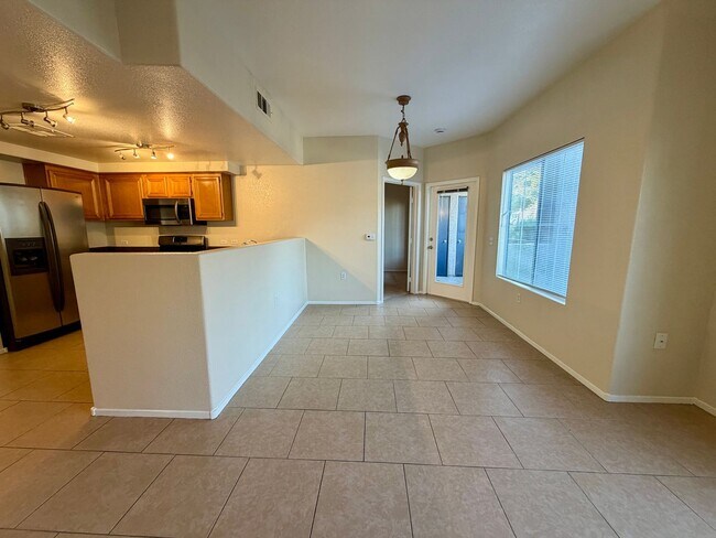 Building Photo - Great Location and Dual Master Suites!!!