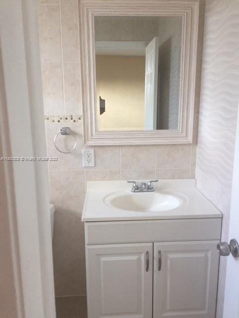 Foto del edificio - 1230 W 54th St