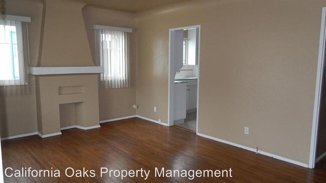 Building Photo - 484-486 San Clemente St