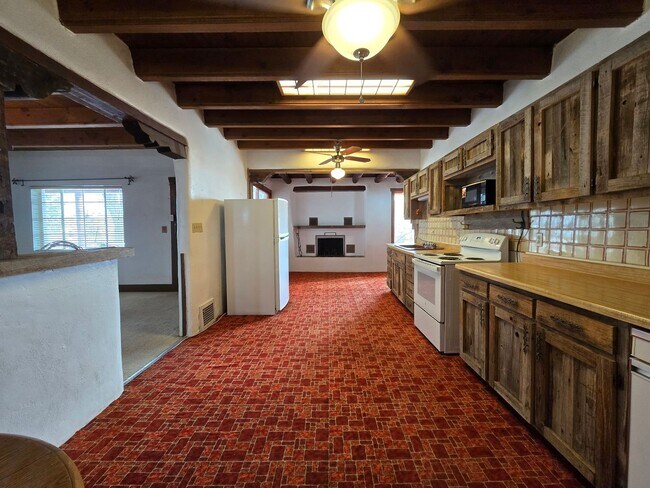 Foto del edificio - 27633 W Frontage Rd