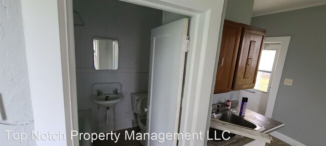Foto del edificio - 1429 W 7th St