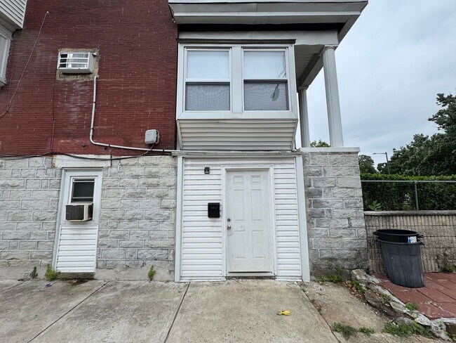 Foto del edificio - 129 S 63rd St