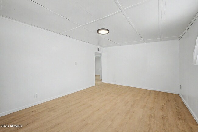 Building Photo - 2038 E Lemon St