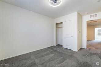 Building Photo - 1906 Arietta Pl