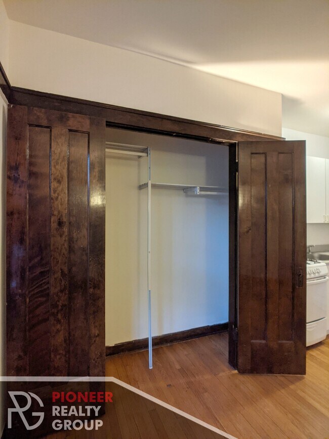 Foto del edificio - 822 W Waveland Ave