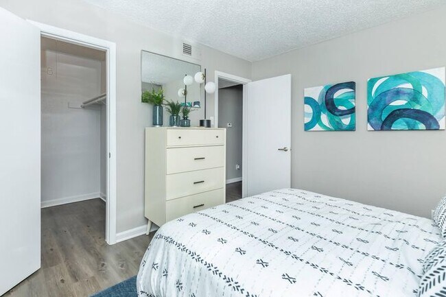 Foto del edificio - 8800 N Interstate Hwy 35