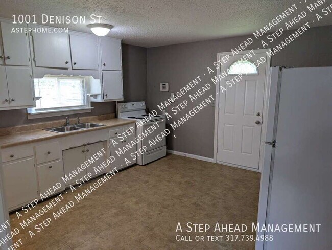 Photo - 1001 Denison St House