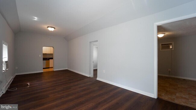 Building Photo - 310 Elmleaf Ave