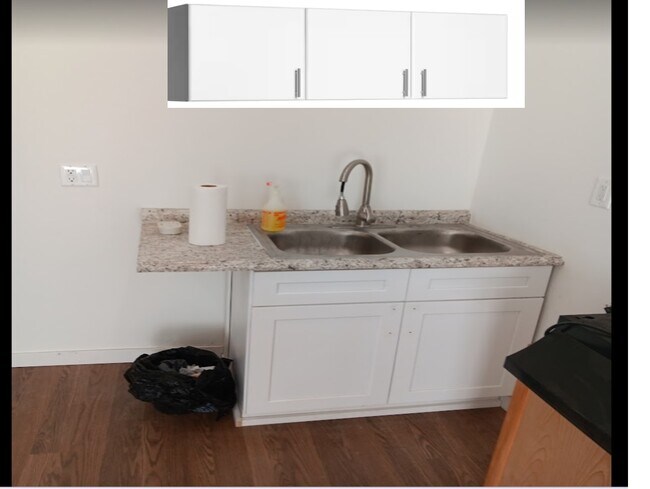Building Photo - 44279 Carolside Ave