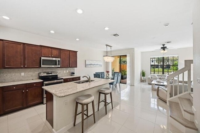 Building Photo - 10415 Wellington Parc Dr