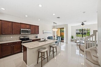 Building Photo - 10415 Wellington Parc Dr