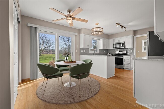 Building Photo - 24W667 Blackstone Ct