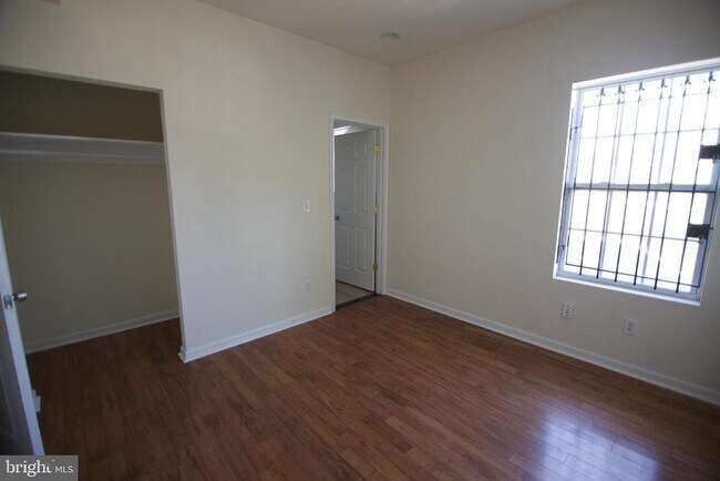 Foto del edificio - 1858 N 16th St