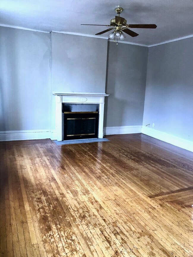 Foto del edificio - *** Amazing Shadyside Apartment * Walk to everything * Pet Friendly * Duplex Style Apartment * Lu...