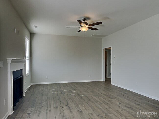 Building Photo - 320 Olde Pl