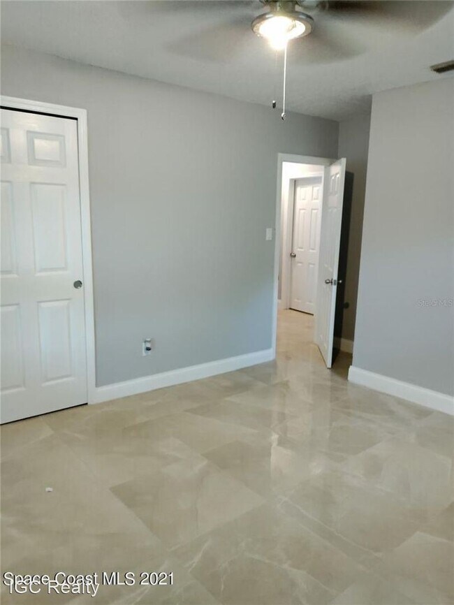 Building Photo - 3 br, 2 bath House - 1820 Barna Ave