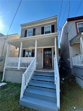 Building Photo - 704 Commerce St