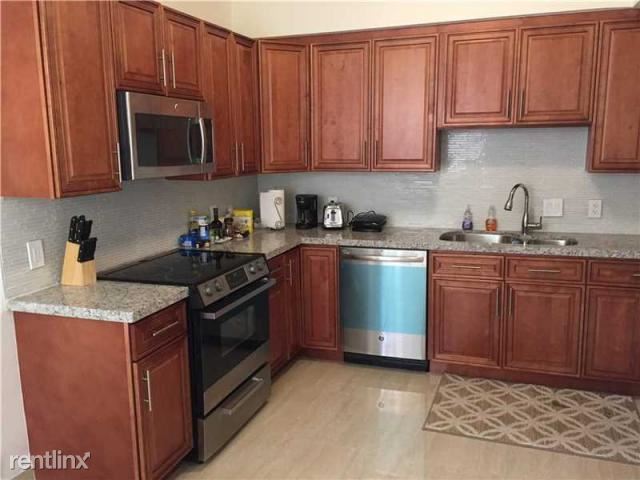Building Photo - 5076 Lake Catalina Dr