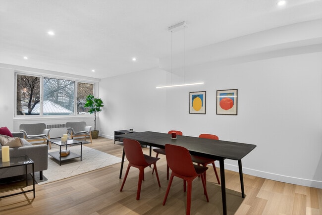 Dining room - Le Redpath