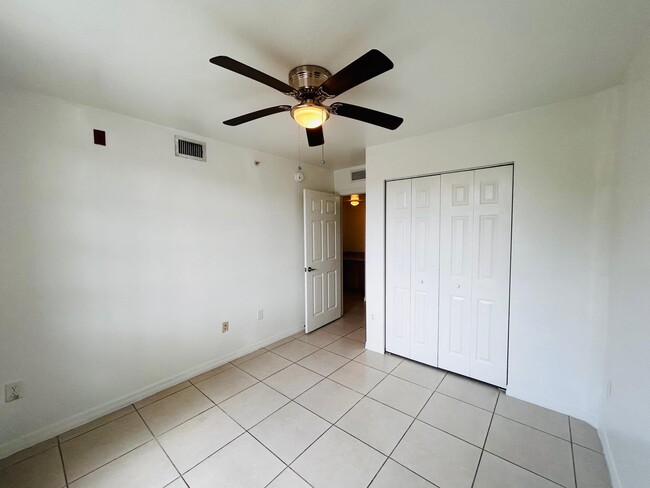 Building Photo - 6752 Heritage Grande