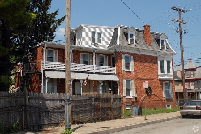 Building Photo - Historic Fairmount Apartments