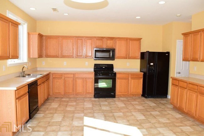 Building Photo - 11 Brookview Dr