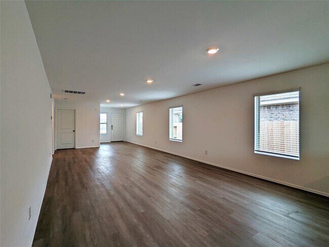 Building Photo - 8810 Wooster Trails Dr