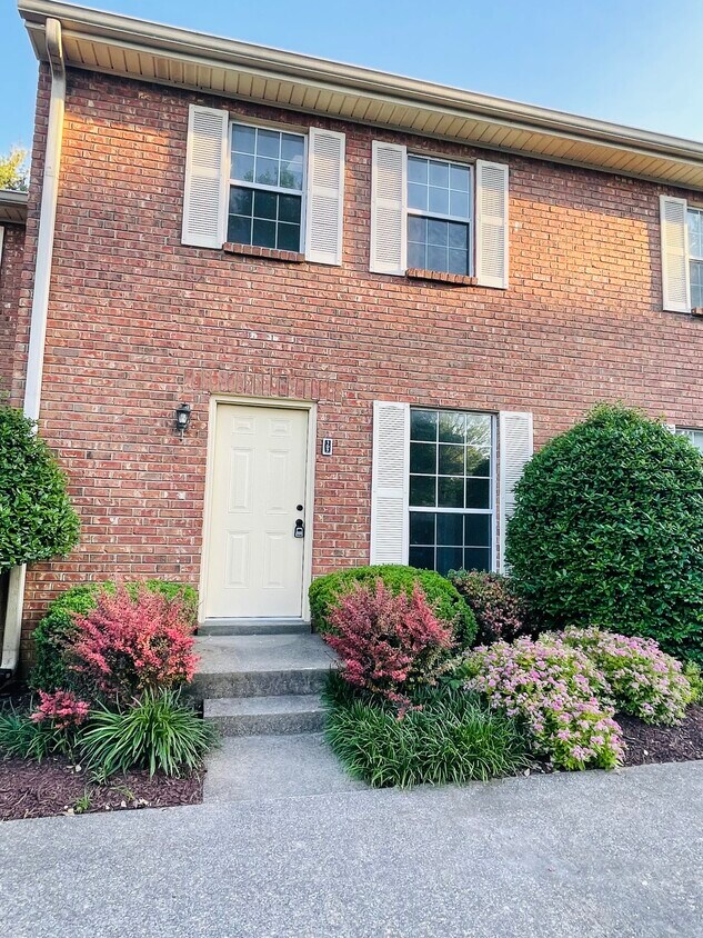 Outside - Front door - 107 Thistle Ln