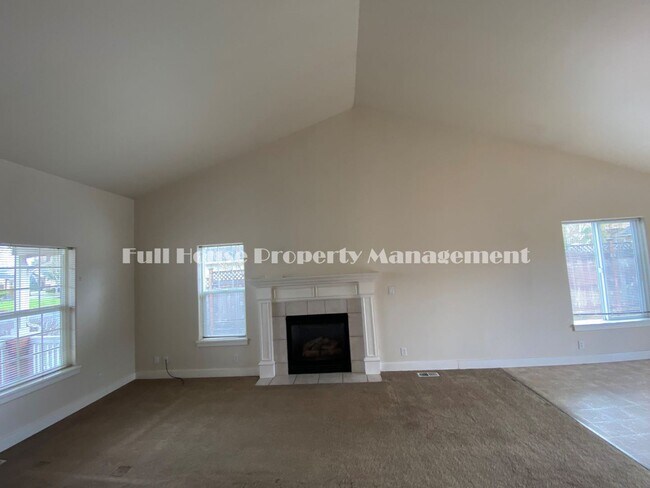 Building Photo - 3 br, 2 bath House - 5926 Firestone Dr.