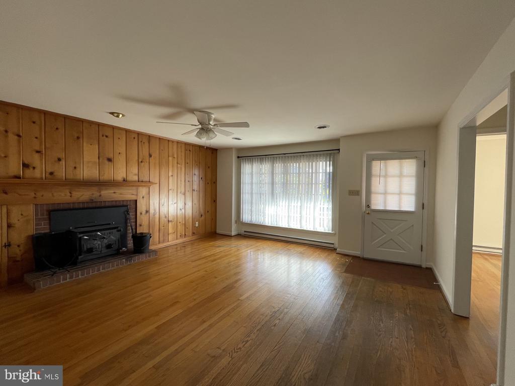 Primary Photo - 312 Monroe Bay Ave