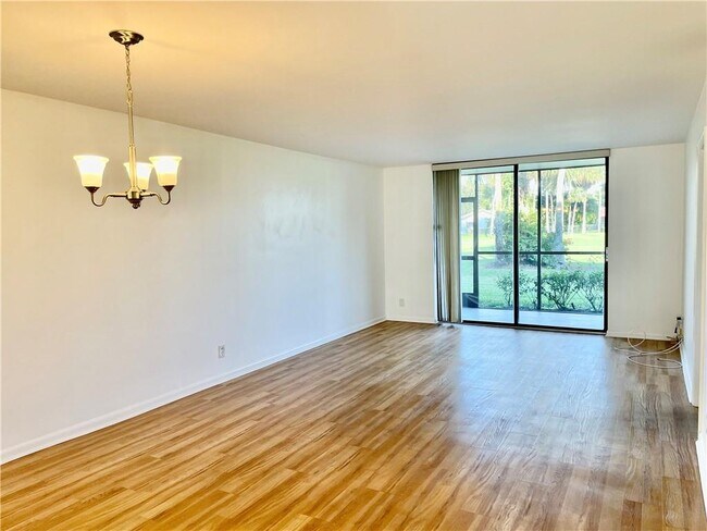 Building Photo - 2420 Deer Creek Country Club Blvd