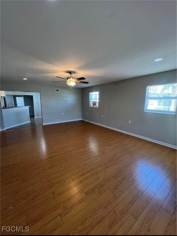 Building Photo - 712 Camellia Dr