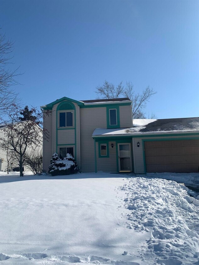 726 Aurora Knoll Ln, Fort Wayne, IN 46825 House for Rent in Fort