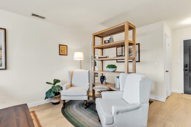 Foto del edificio - 4853 Twain Ave