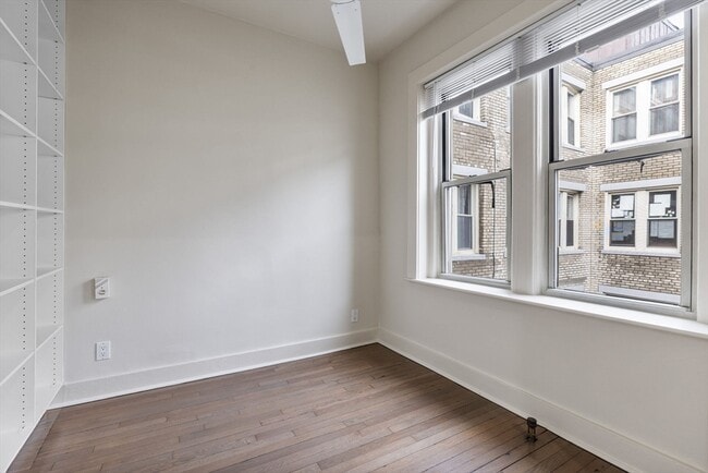 Building Photo - 70 Fenway