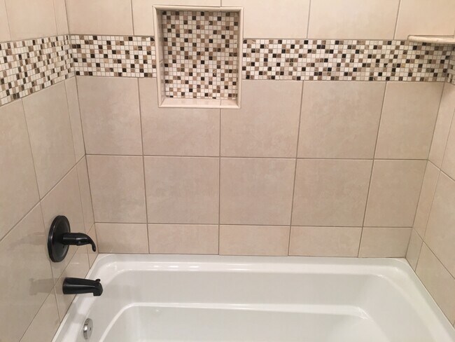 Full Bath - 2343 Green Forrest Dr House