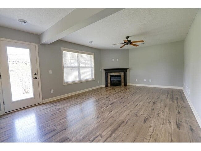 Foto del edificio - 3473 Chestnut Ln