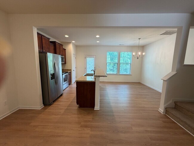 Foto del edificio - 3BD/2.5BA townhome w/ garage in Flowers Plantation in Clayton!