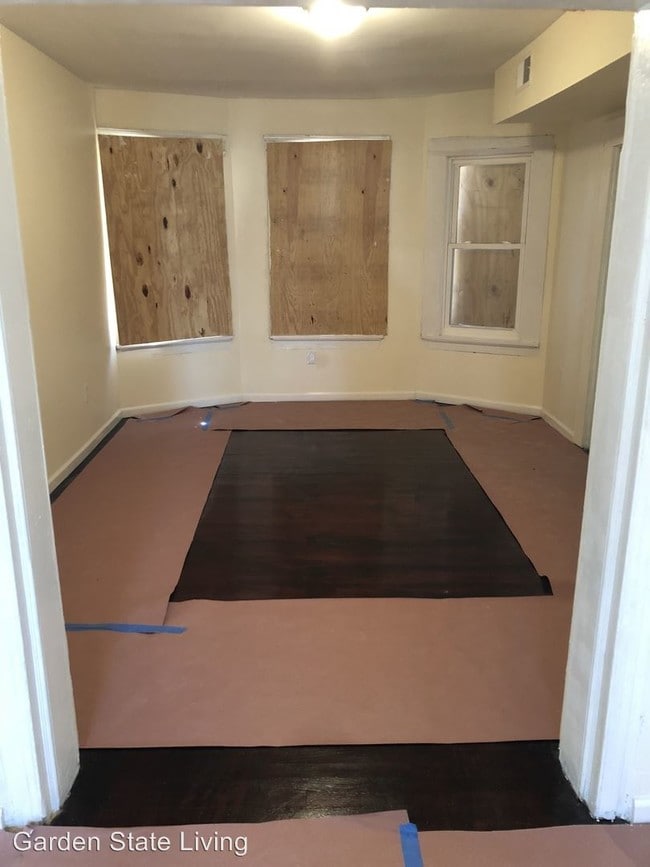 Building Photo - 4 br, 2.5 bath House - 832 S 15th Street