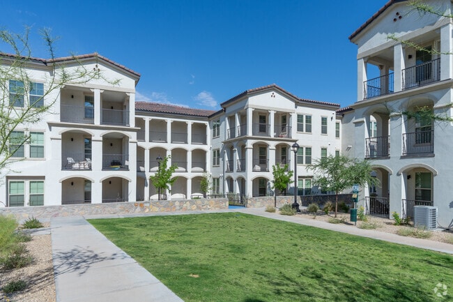 Building Photo - Las Mansiones at Eastlake