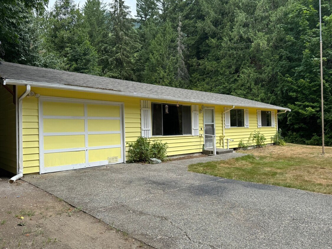 Foto principal - 3 Bed/1 Bath +Garage +Shop, Marblemount