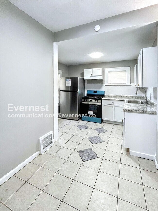 Foto del edificio - 18709 Arrowhead Ave