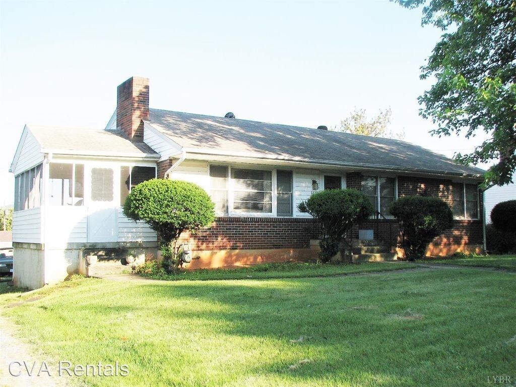Primary Photo - 5 br, 2 bath House - 4678 Fort Ave.