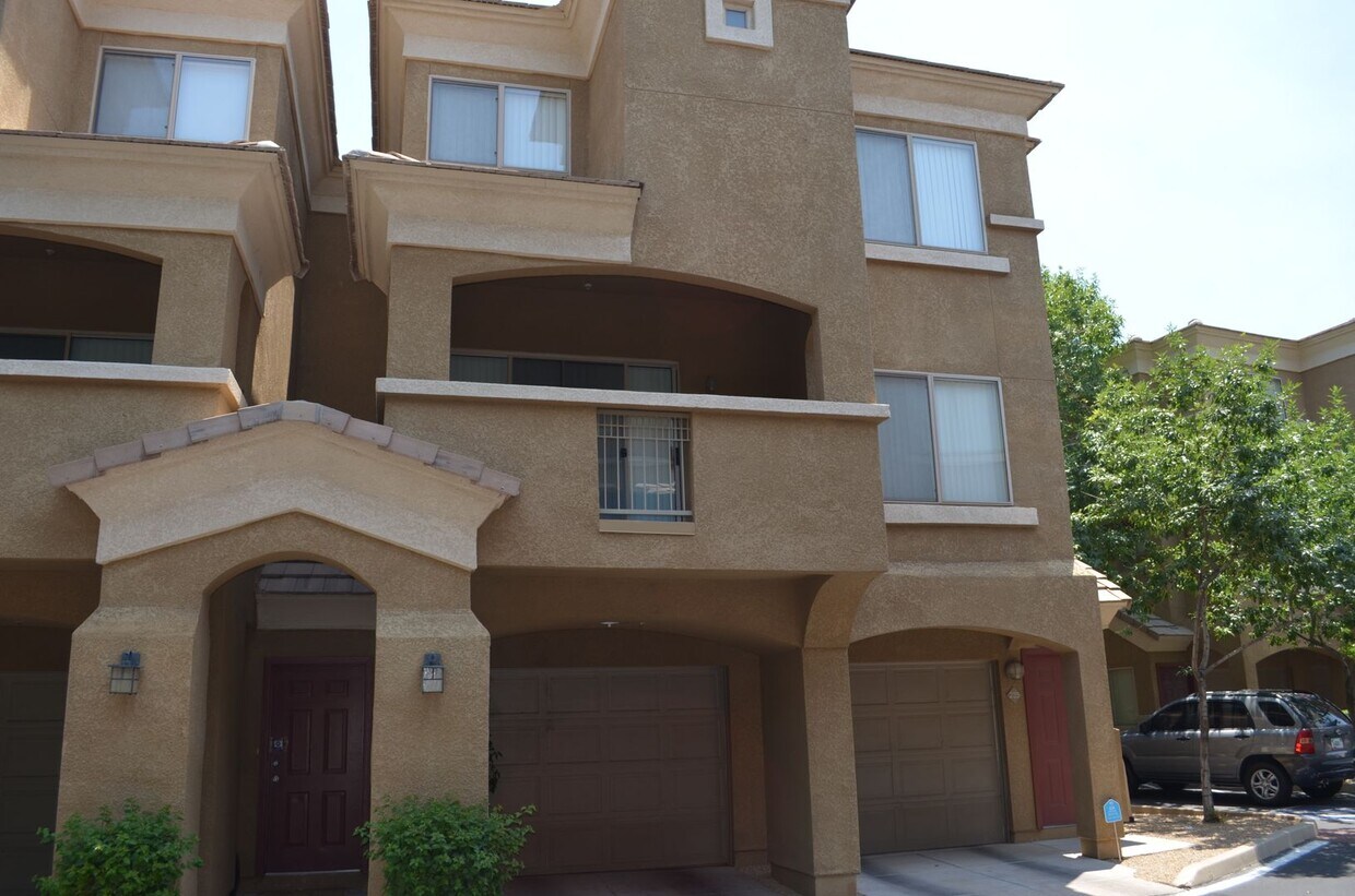 Foto principal - Biltmore 2 bedroom, 2 bath!